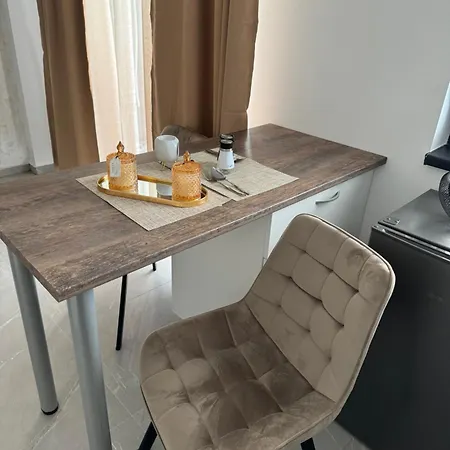 Seven Palms * Saturn