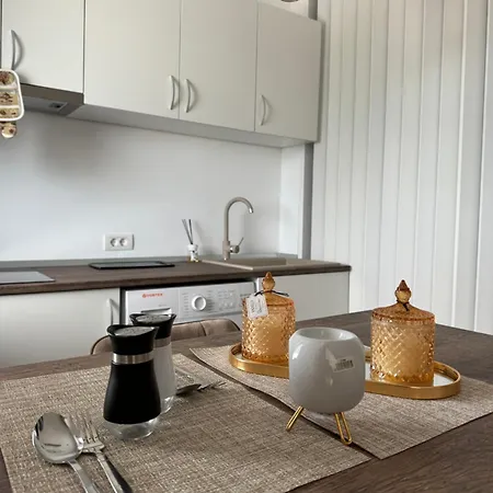 Seven Palms Apartment