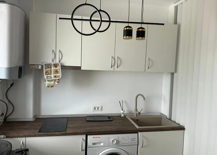 Seven Palms Apartment *